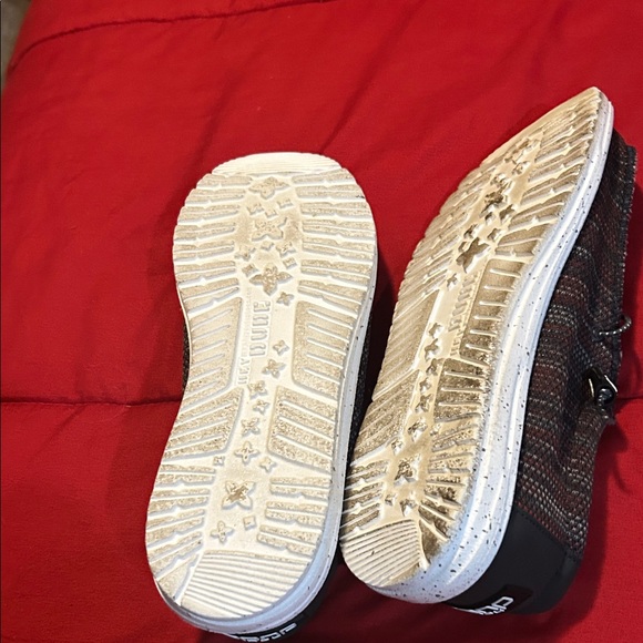 Hey Dude Wally Shoes in Red and Black Men’s size 12 good condition - Picture 6 of 15